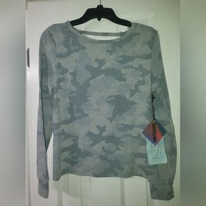 Camo long sleeve NWTS
